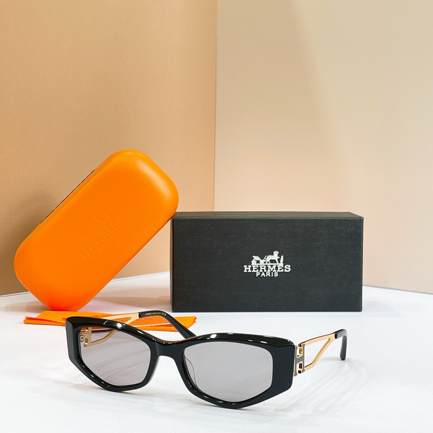 HERM¨¨S Sunglasses H8126S